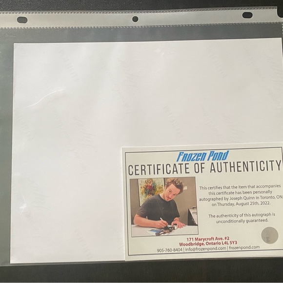 Joseph Quinn Signed Eddie Munson Photo - Picture 3 of 3